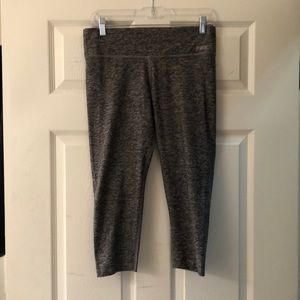 VS Pink Ultimate Yoga Crop Legging